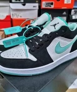 Nike Shoe pallet
