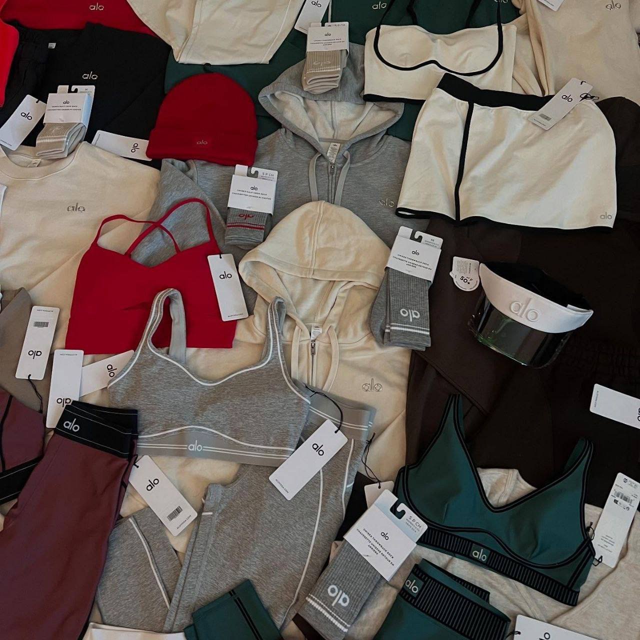 Alo yoga clothing