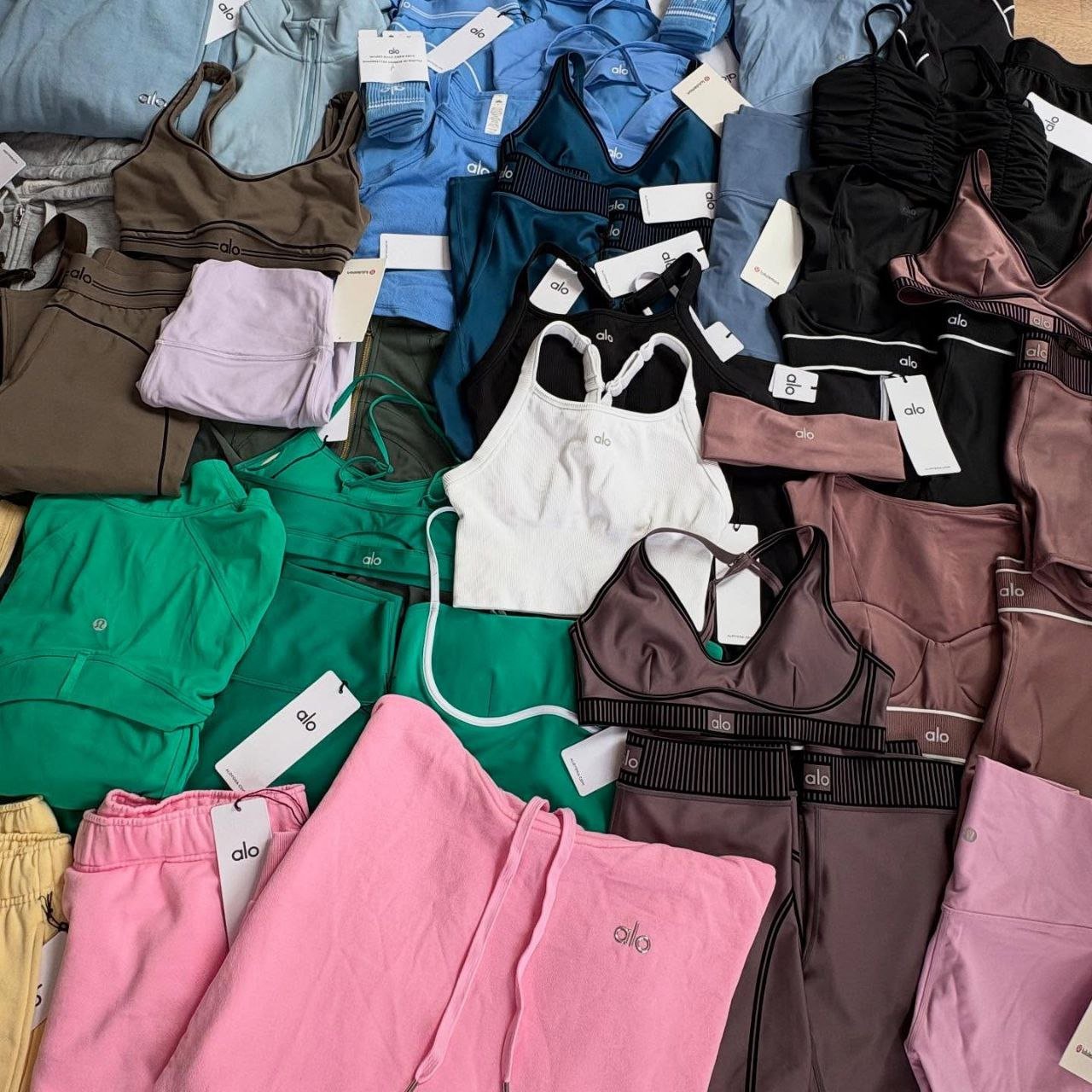 Alo yoga clothing
