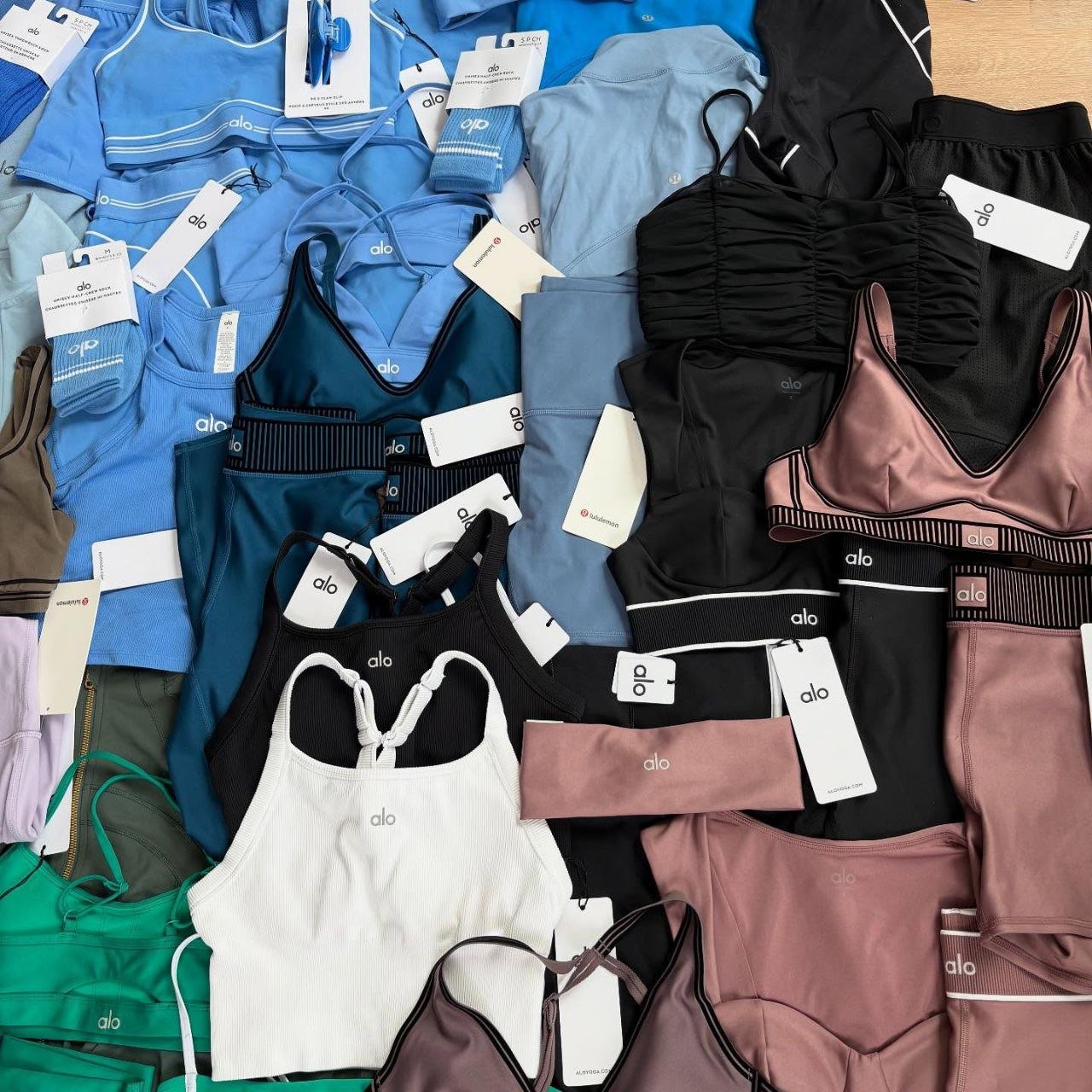 Alo yoga clothing